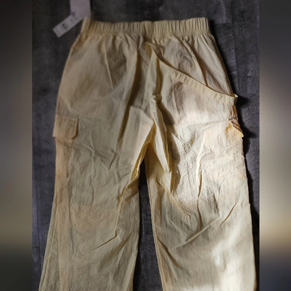 No Boundaries Cream Cargo Pants - Picture 8 of 9